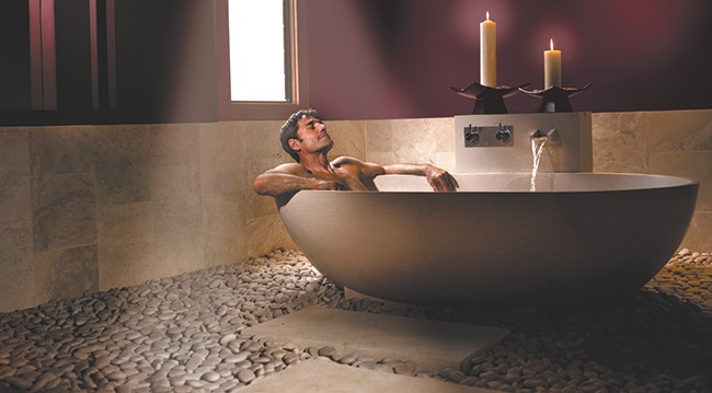 Gwinganna Spa man in bath Gwinganna Spa man in bath