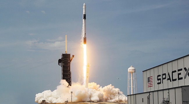 SpaceX rocket SpaceX rocket