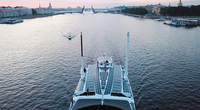 Hydrogen boat on the river